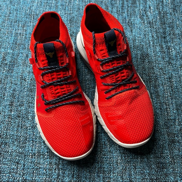 Under Armour Project Rock 2 HOVR Sneakers in Anthem Red Halo Gray - Picture 2 of 9